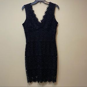 Black Sleeveless V Dress